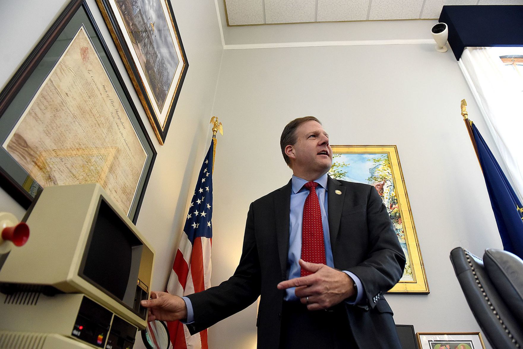 Sununu vetoes first bill of 2020